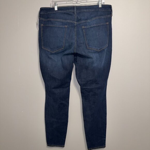 Old Navy NWT Mid-Rise Rockstar Super Skinny Jeans Size 18 Long 18L Dark Wash - Picture 7 of 7